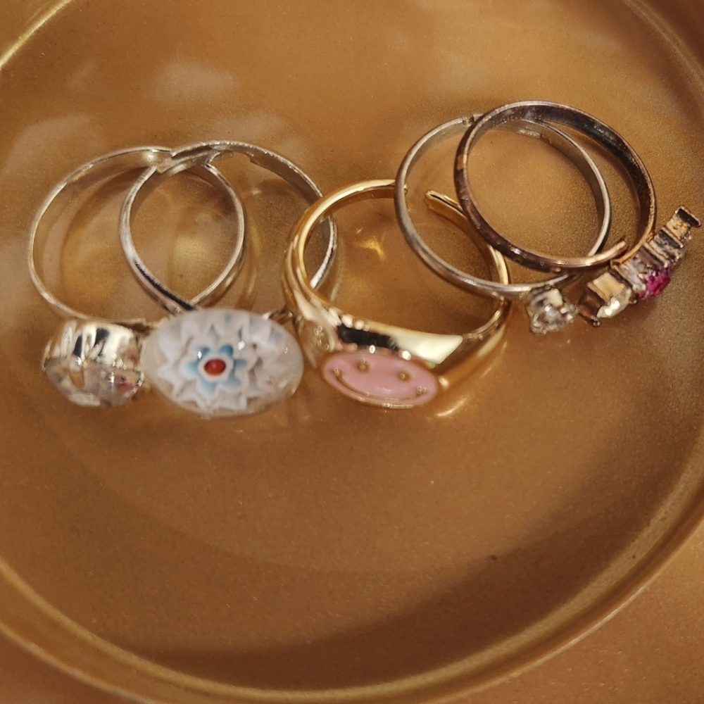 Lot 5 costume adjustable dress up rings, glass millefiori, glass stones &enamel‎